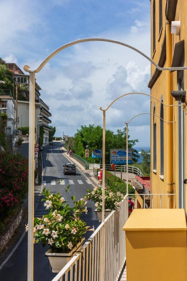 Sorrento Tower Apartment Exterior photo